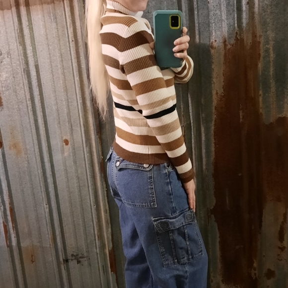 Emma James Turtle Neck Sweater - Picture 2 of 7